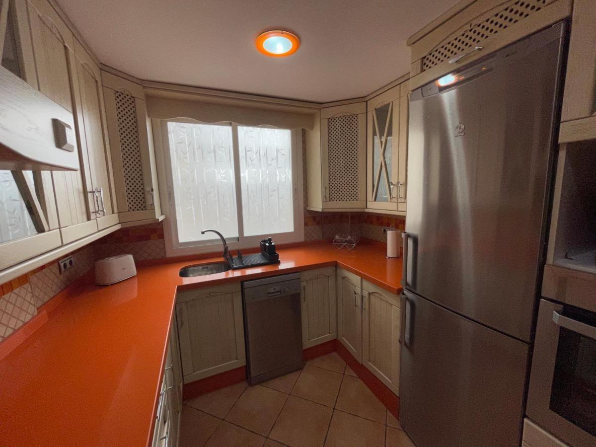 Apartamento En Edificio Albaida, Garaje Y Piscina